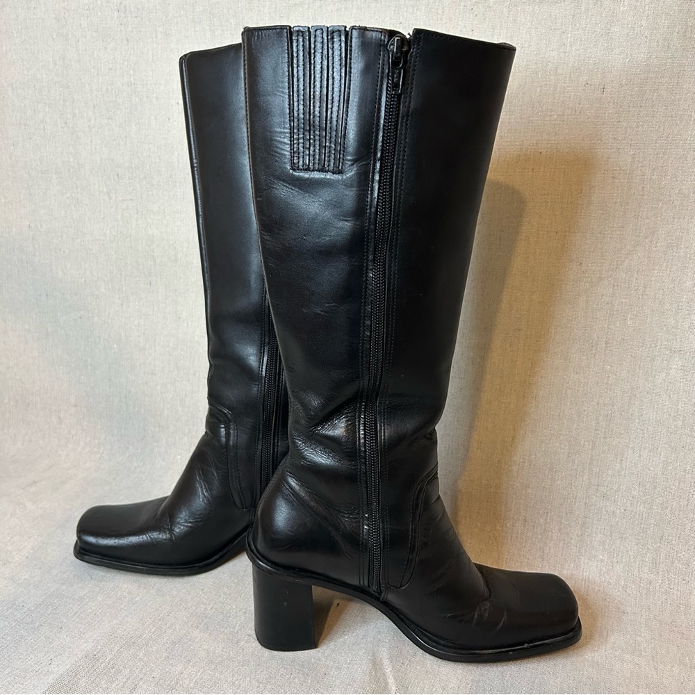 White mt. Cruise Square Toe Boots